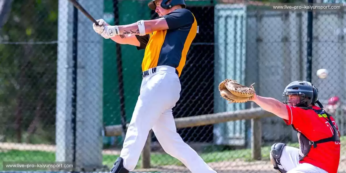 🎁 周边好物,把热爱穿在身上、握在手里!👕